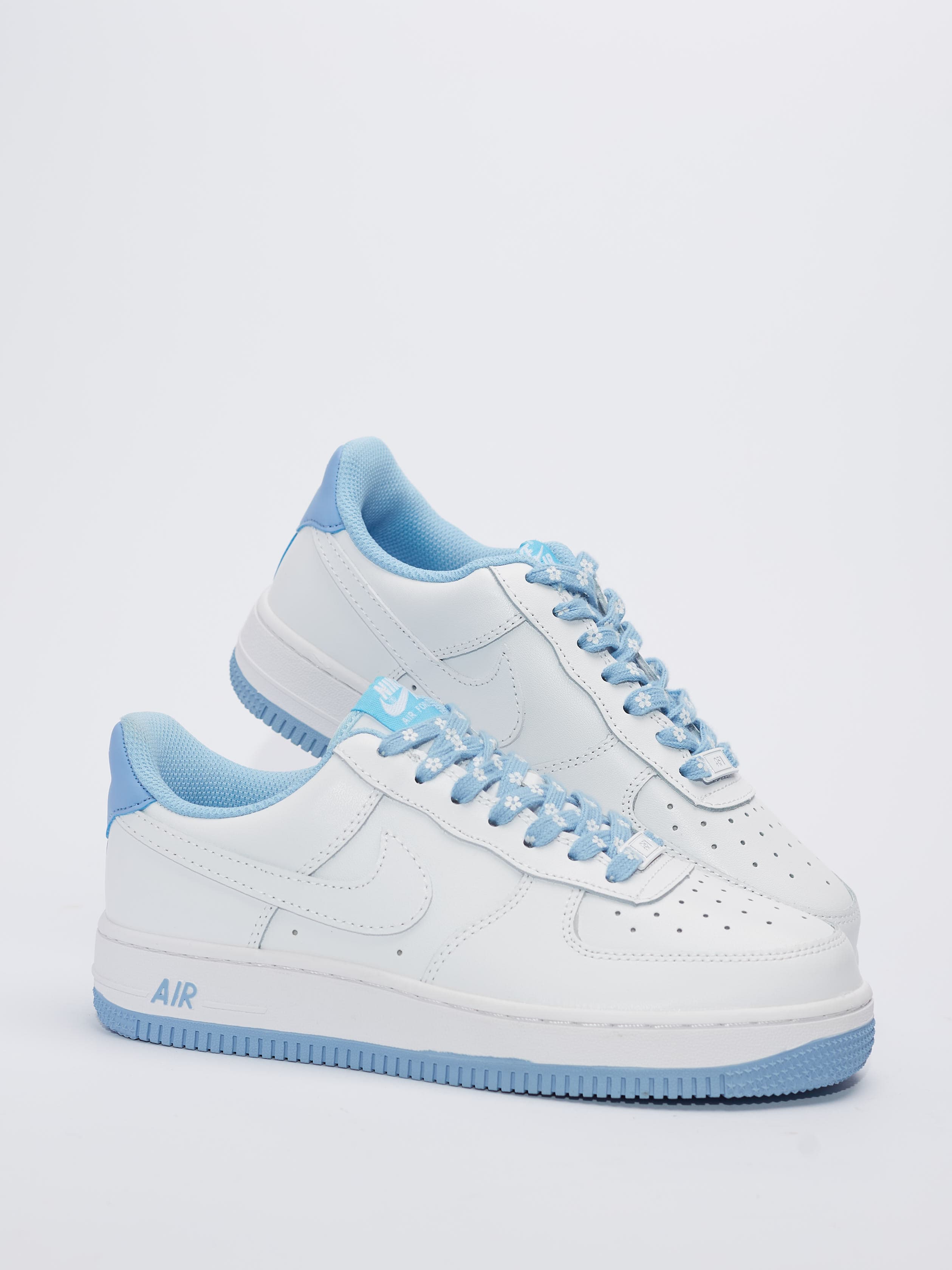 Nike Air Force 1 Low White Aquarius Blue alternate angle