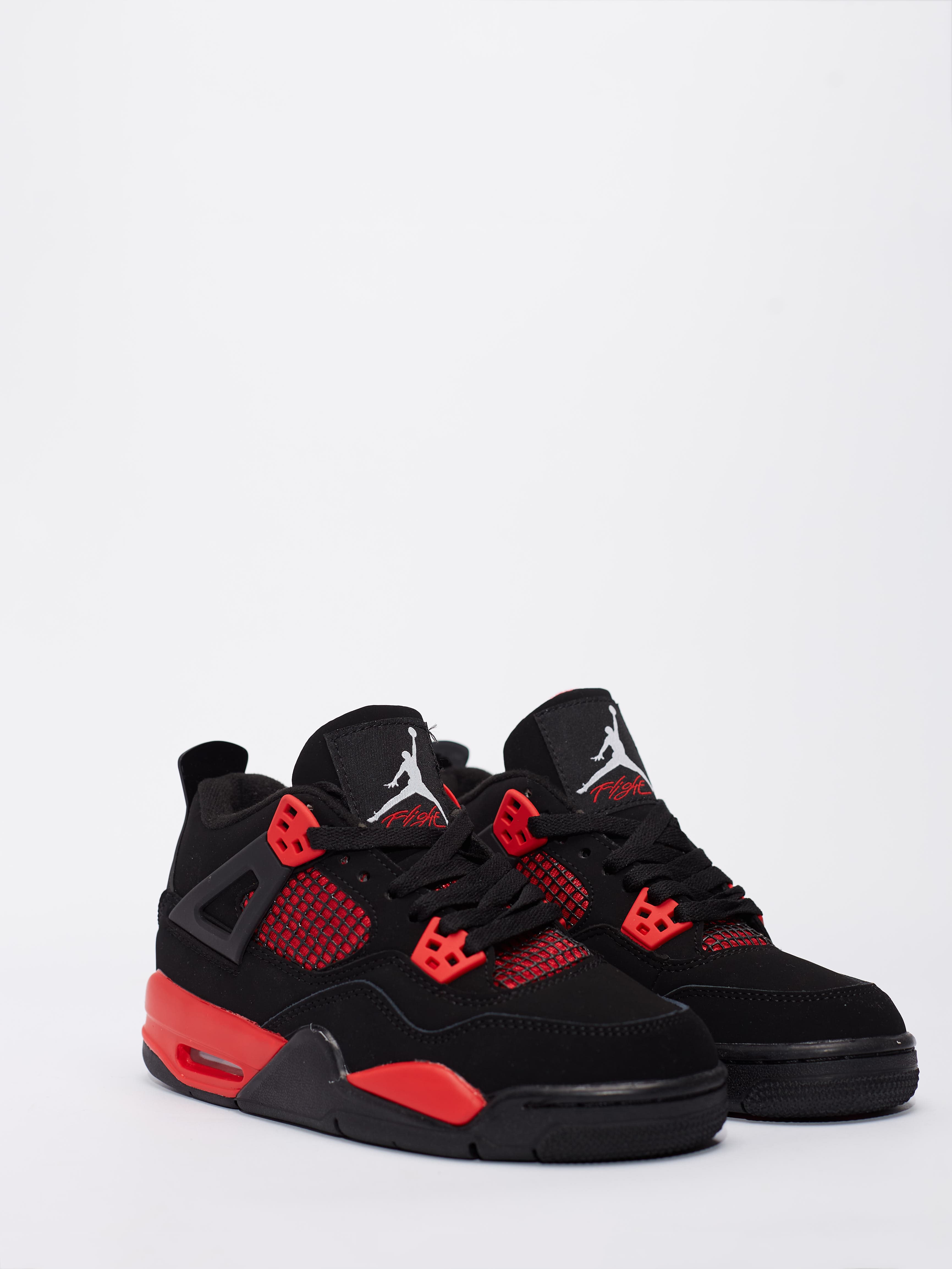 Air Jordan 4 Retro Red Thunder Bred angle 3