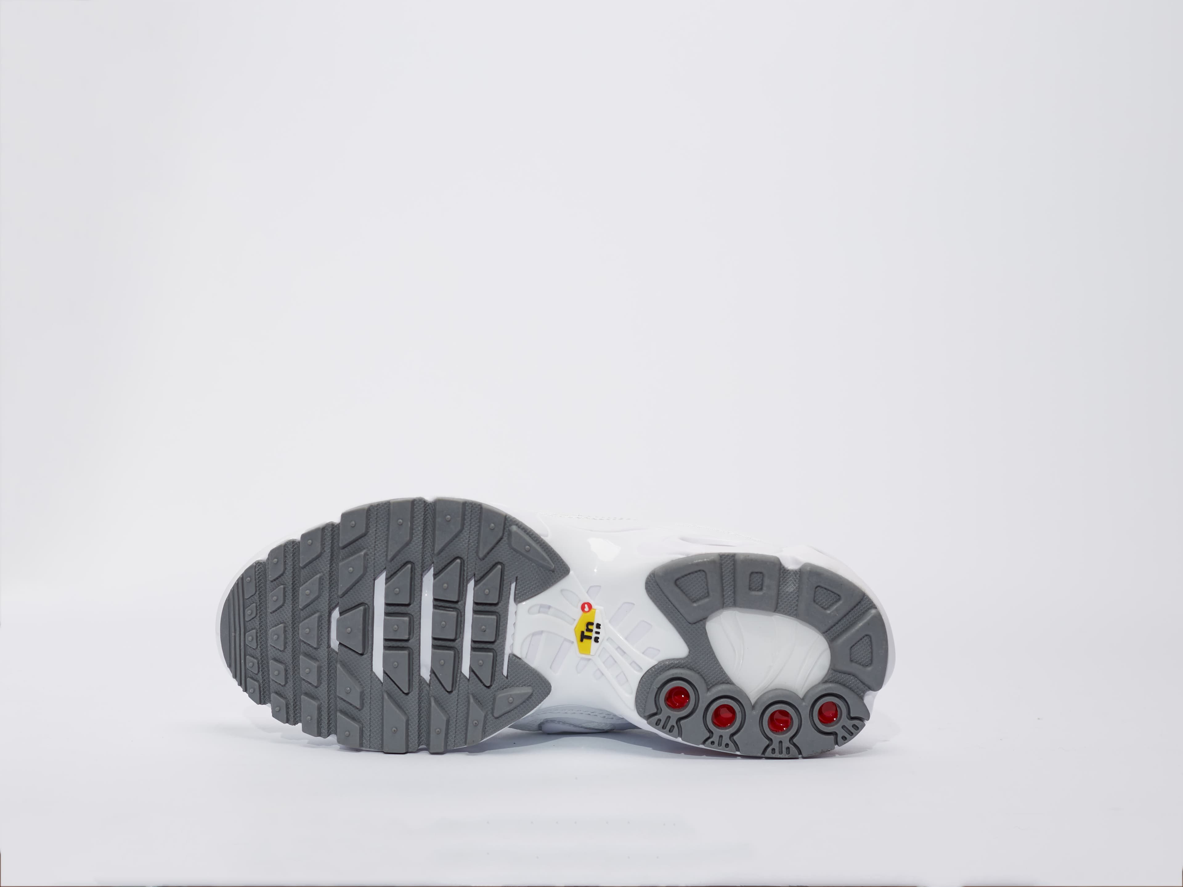 Nike Air Max Plus TN Triple White angle 3