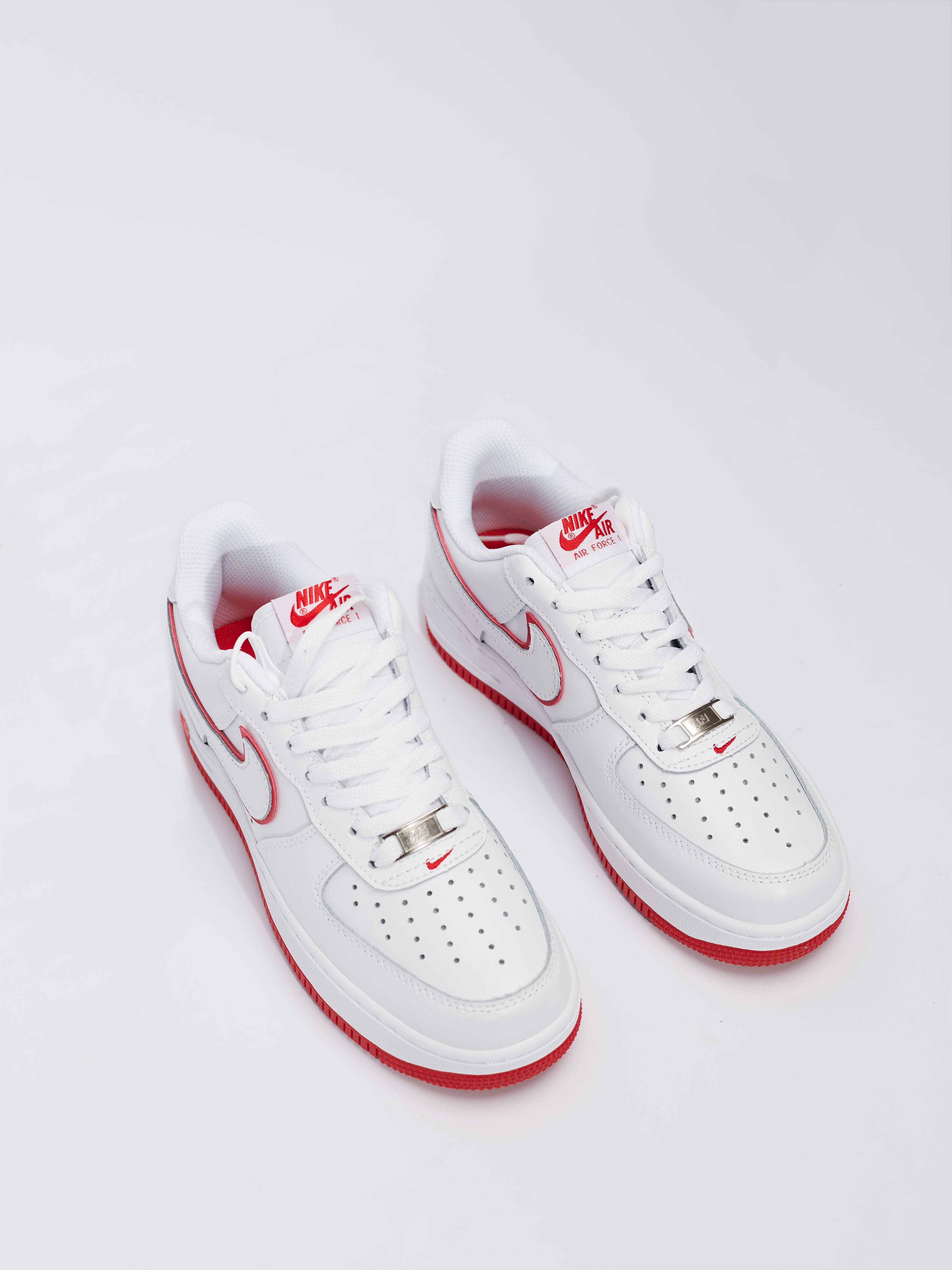 Nike Air Force 1 Low White University Red angle 3